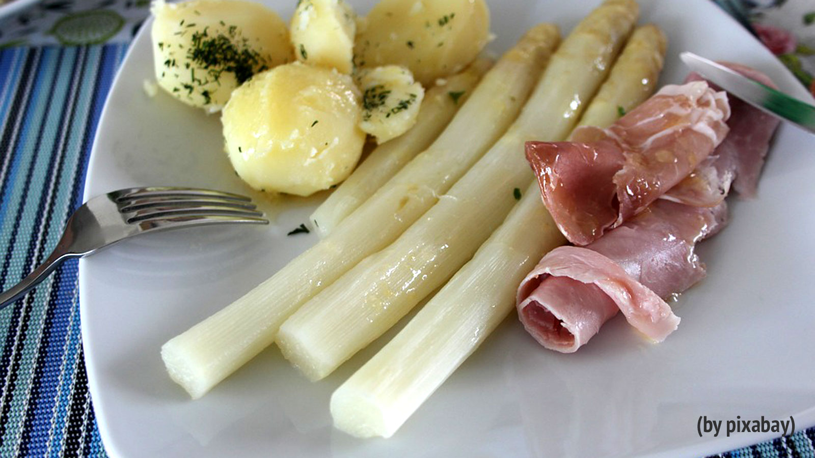 Teller mit Spargel, by pixabay